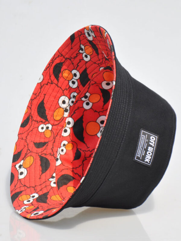 26090018_10 Black Elmo Reversible Bucket Hat 26090018_10